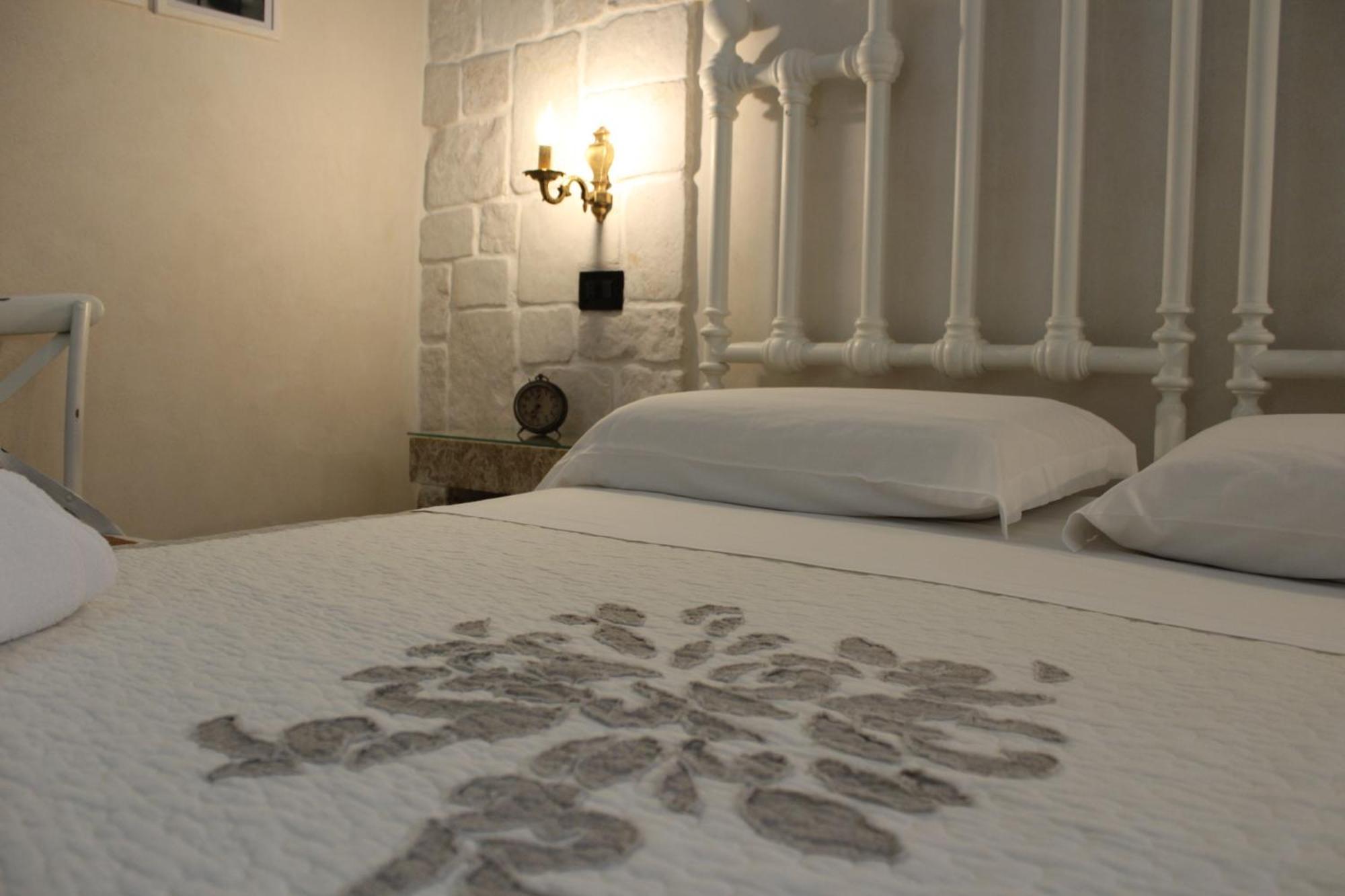 Masseria Tolla Остуні Екстер'єр фото