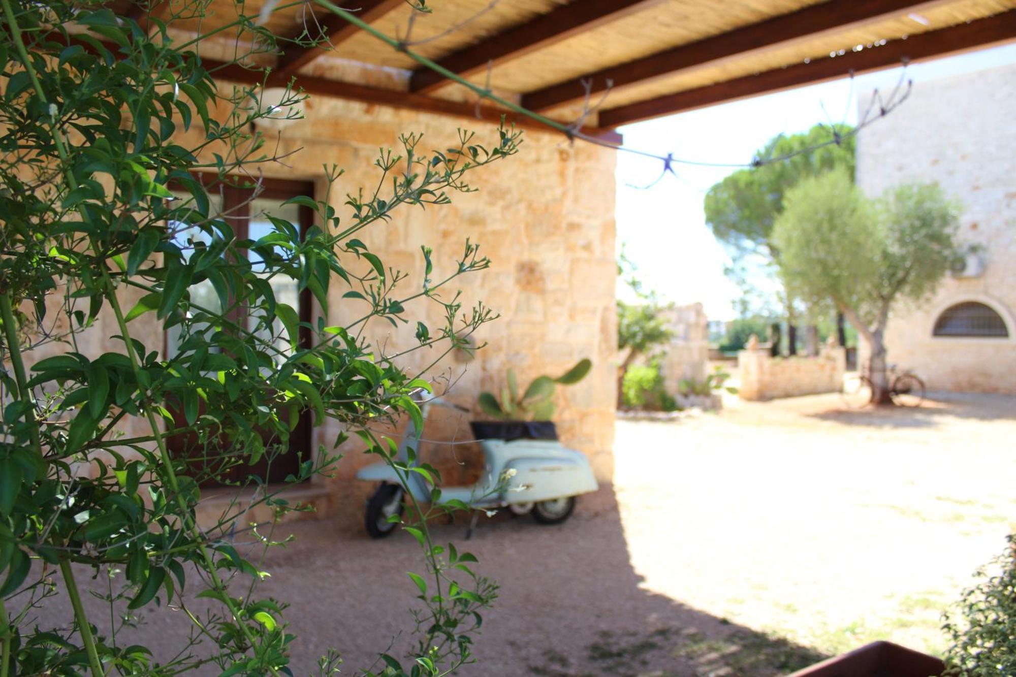 Masseria Tolla Остуні Екстер'єр фото