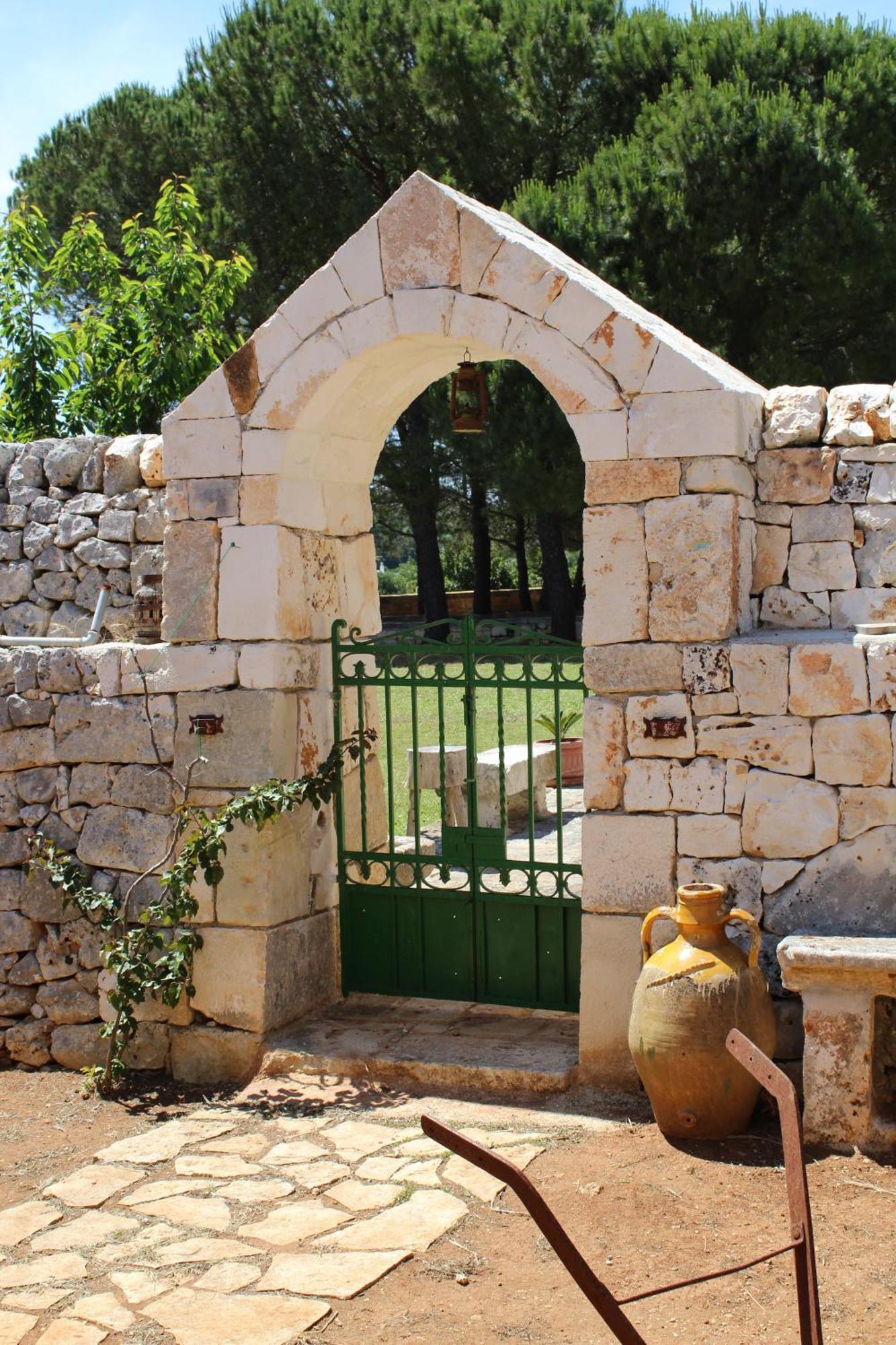 Masseria Tolla Остуні Екстер'єр фото
