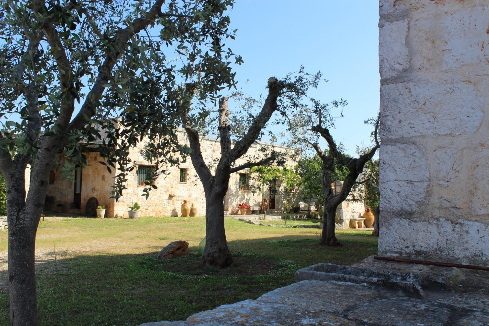 Masseria Tolla Остуні Екстер'єр фото