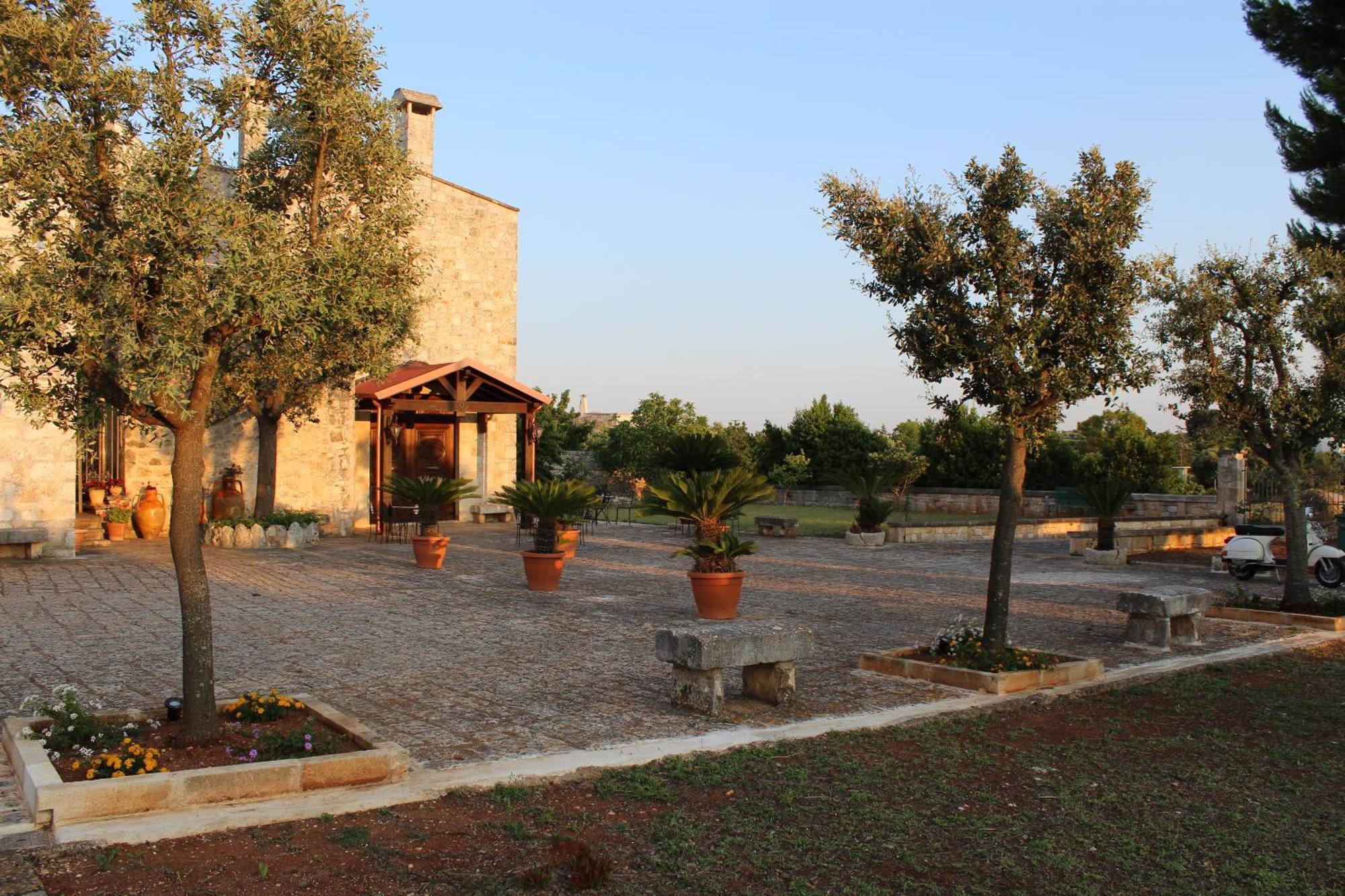 Masseria Tolla Остуні Екстер'єр фото
