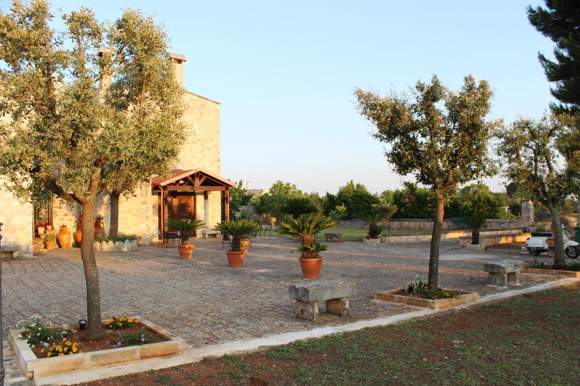Masseria Tolla Остуні Екстер'єр фото